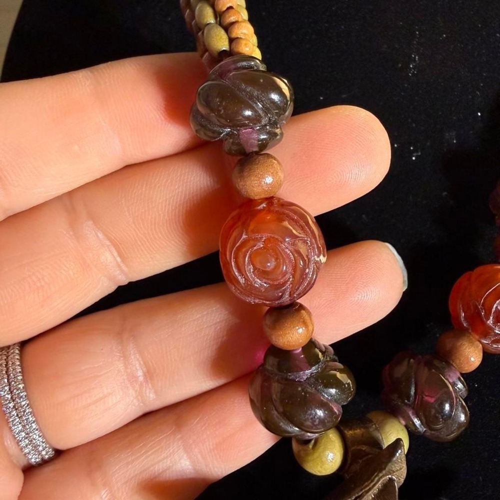 Cookie Lee-Multi-colored beaded necklace with large bronze flower pendant - Picture 3 of 8